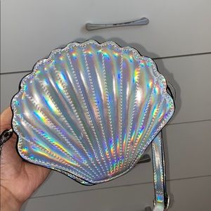 FOREVER 21 holographic seashell bag